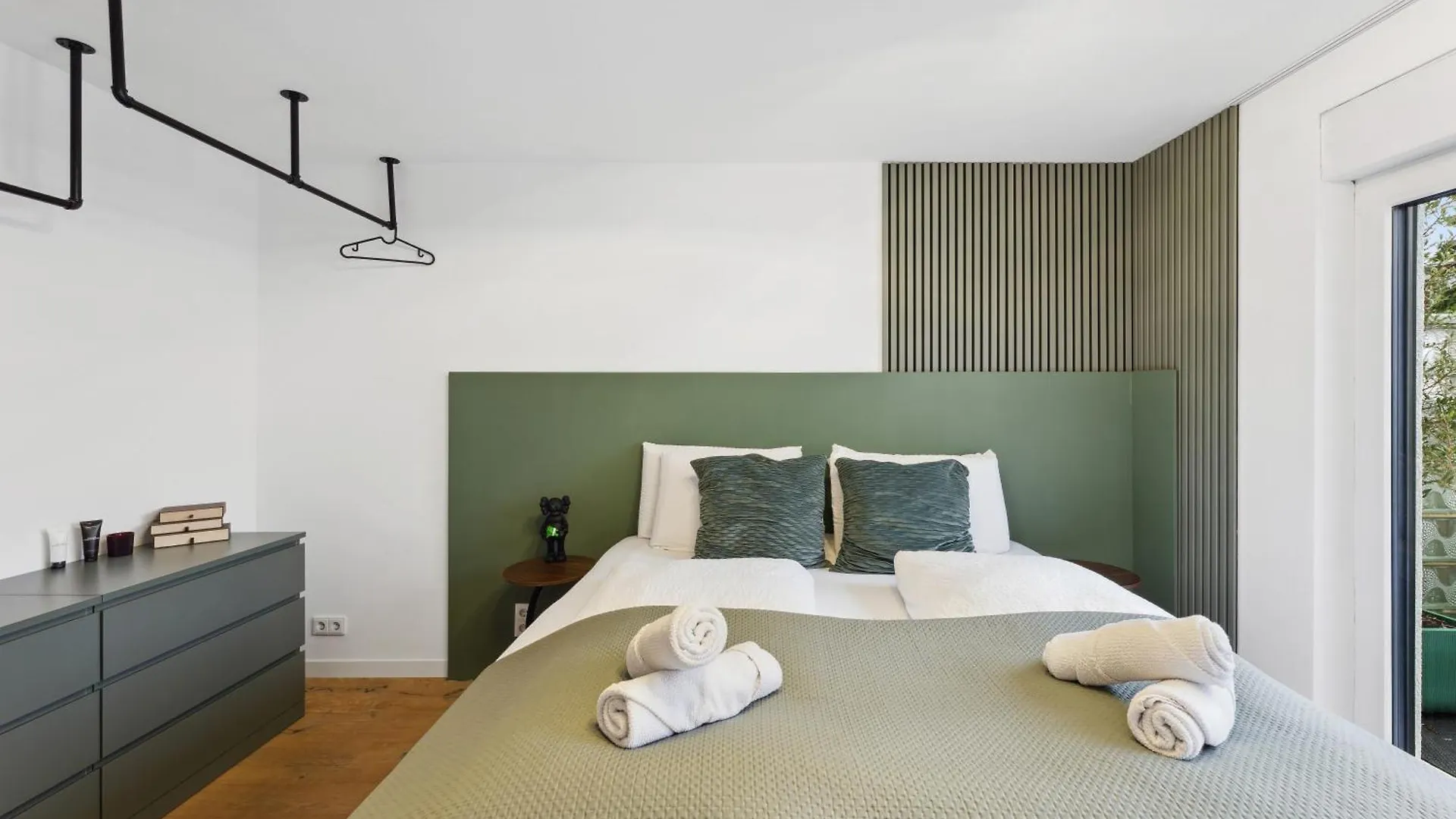 Apartment Familienparadis Pool Garten Grill Parkplatz Fitness Tischtennis Nuremberg